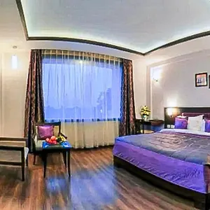 Delux Plaza By Wb Hotel
