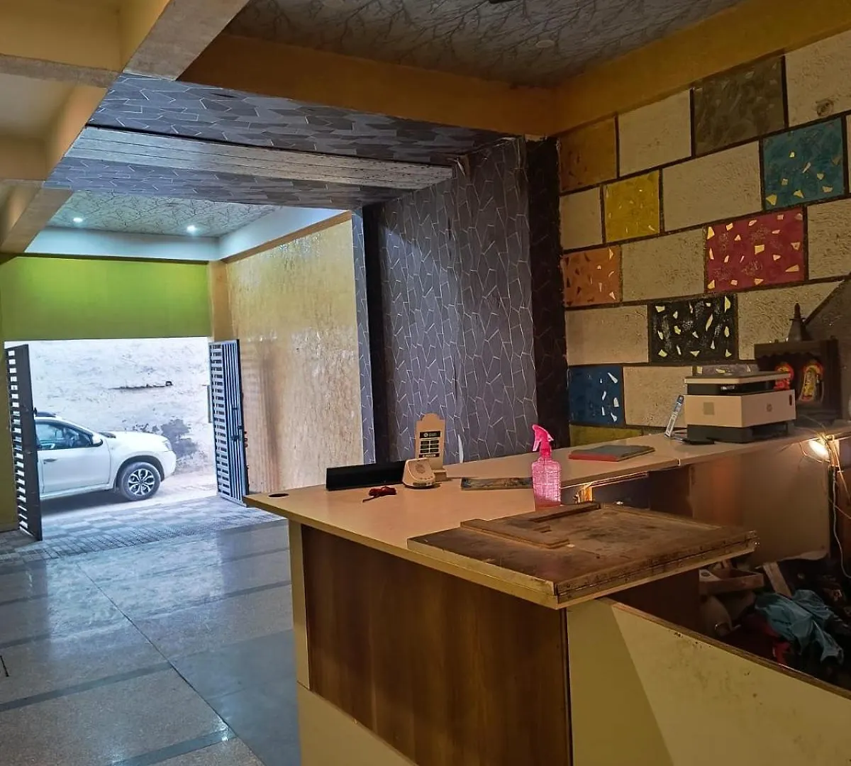 Indiana Family Homestay Nearby Tajmahal Tajganj