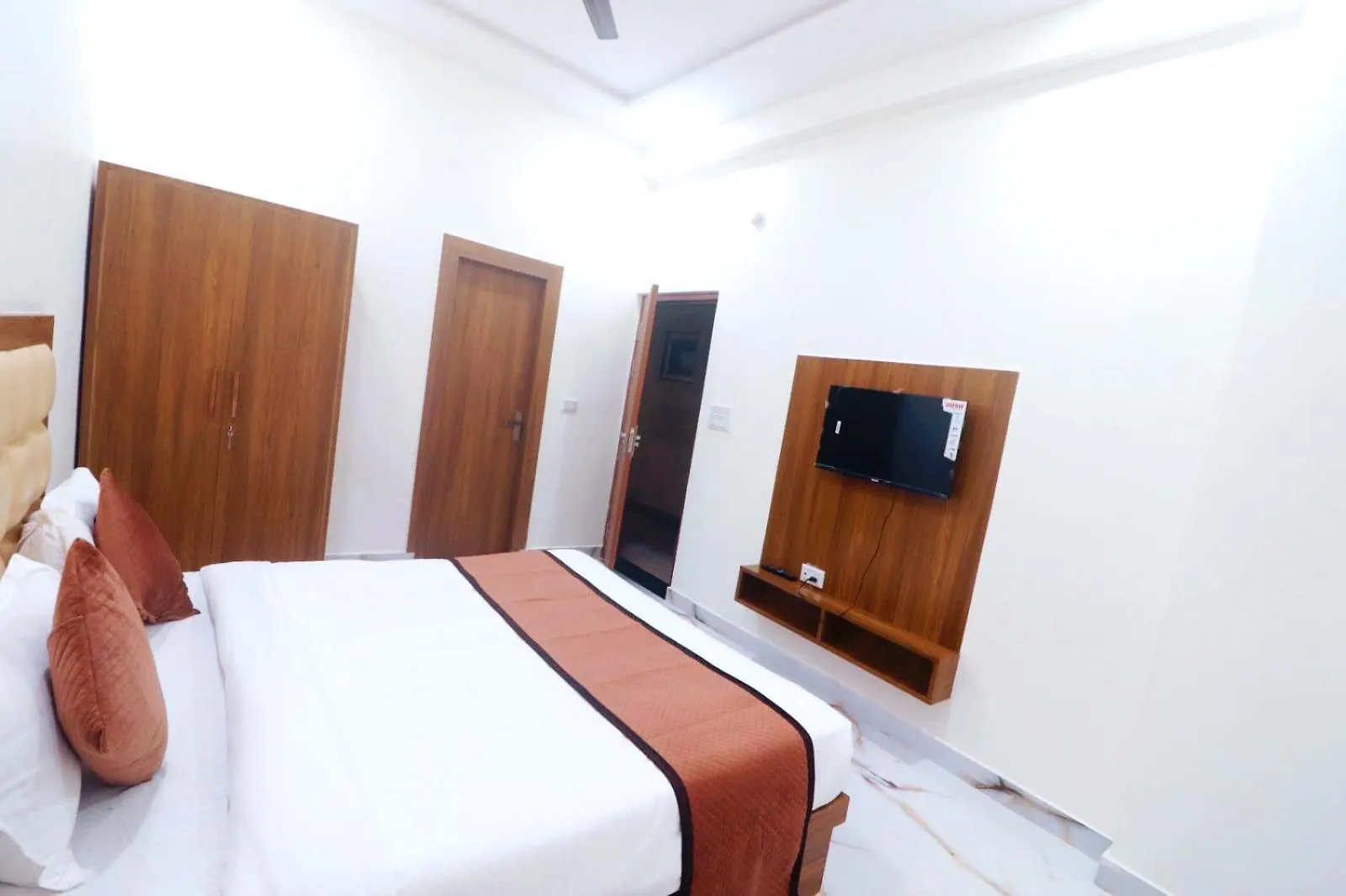 Indiana Family Homestay Nearby Tajmahal Tajganj