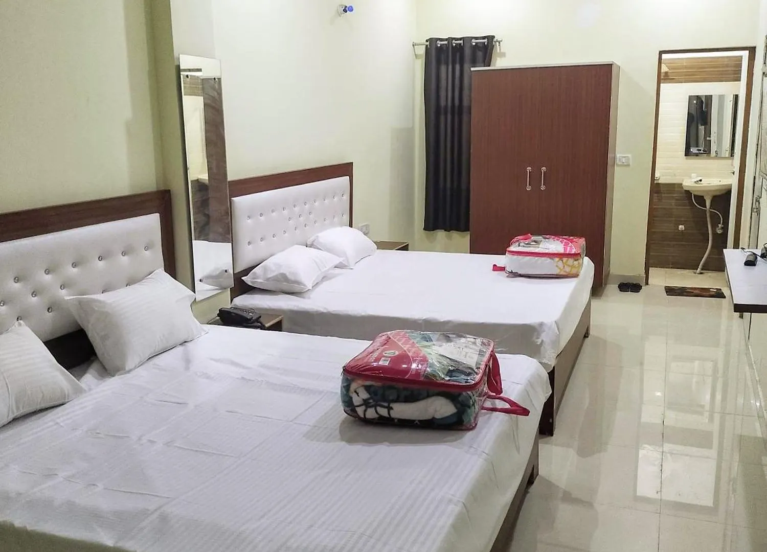 Indiana Family Homestay Nearby Tajmahal Tajganj 0*,  India